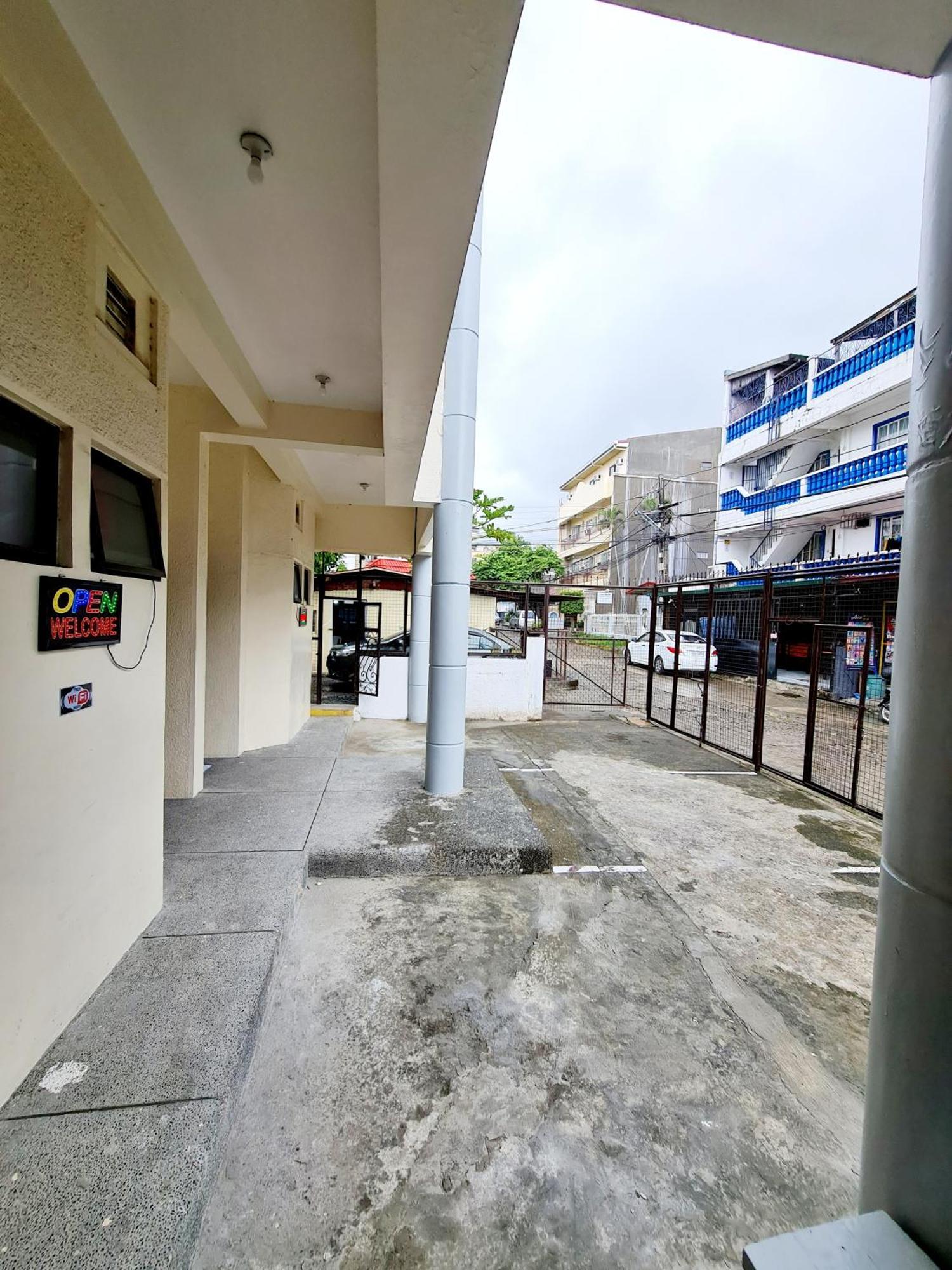Dasma Lofts Hotel Near Dela Salle Dasma 达斯马里尼亚斯 外观 照片